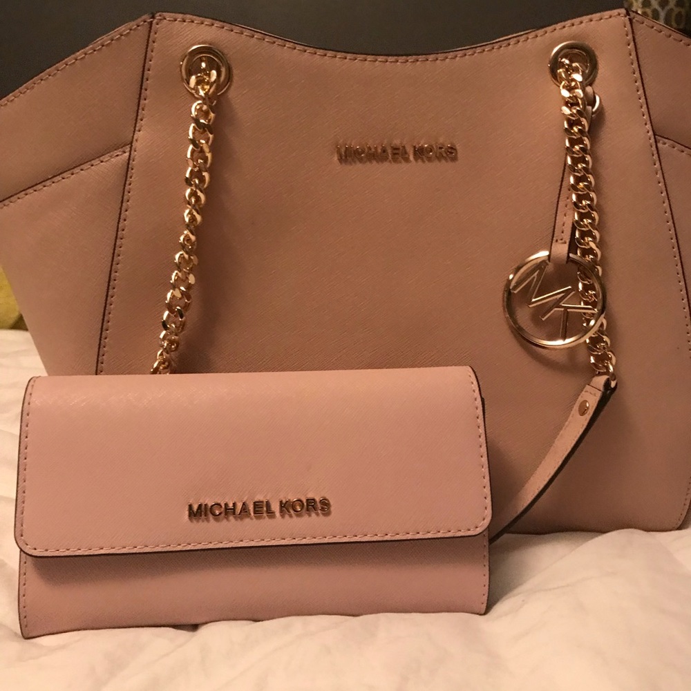 Michael Kors pink jet set travel bag with wallet